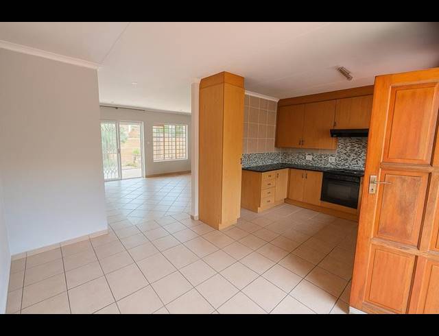 3 BEDROOM TOWNHOUSE FOR SALE IN EQUESTRIA
